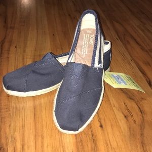 TOMS alpagarta espadrilles navy blue stripe size 6
